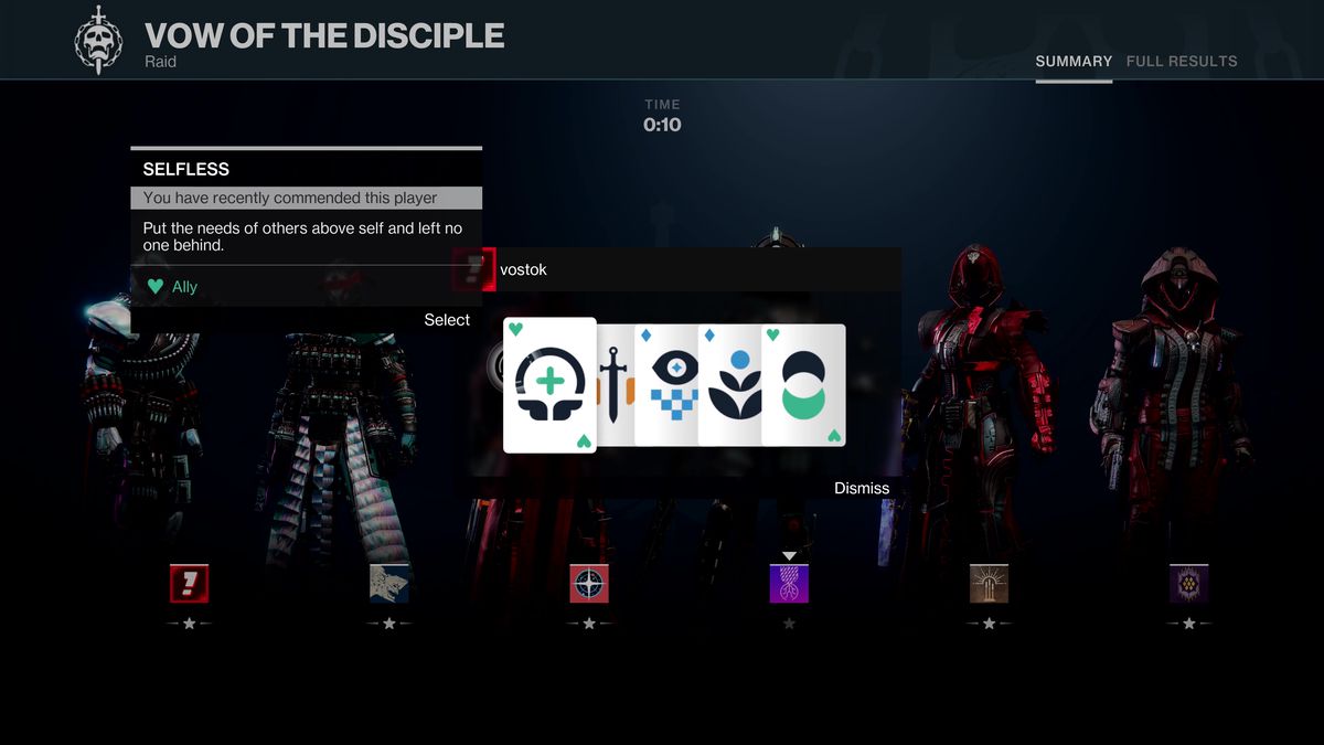 Schermata degli encomi in Destiny 2, che mostra sei guardiani e un menu sovrapposto davanti a loro
