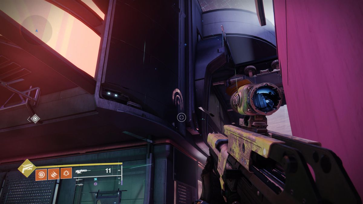 Un cacciatore fissa un edificio che contiene il Thrilladrome del settore perduto di Lightfall di Destiny 2.