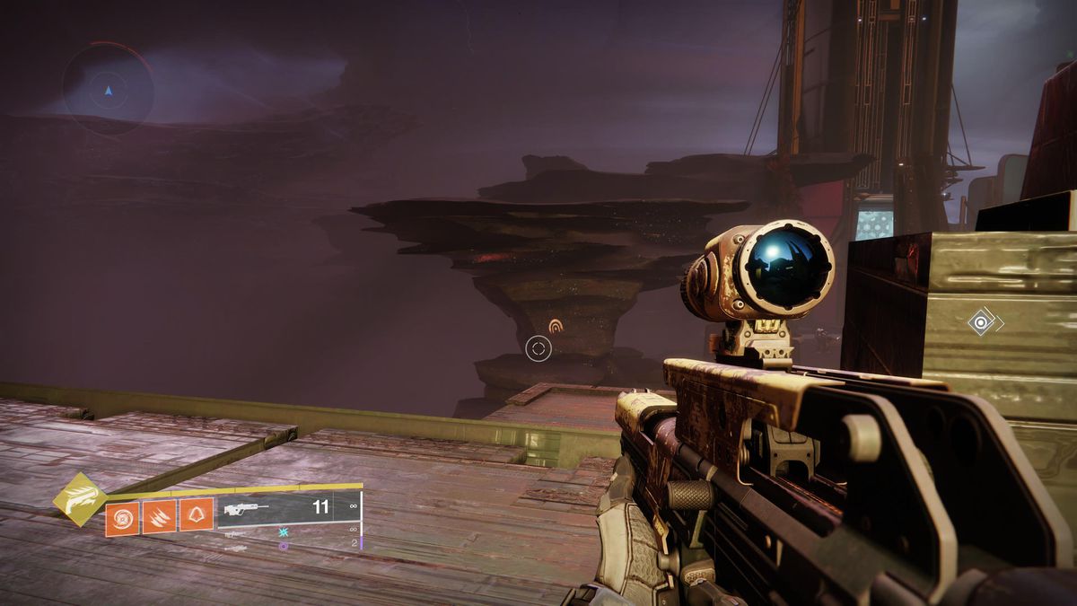 Un cacciatore fissa un pilastro di pietra vicino al settore perduto di Gilded Precept in Destiny 2 Lightfall.