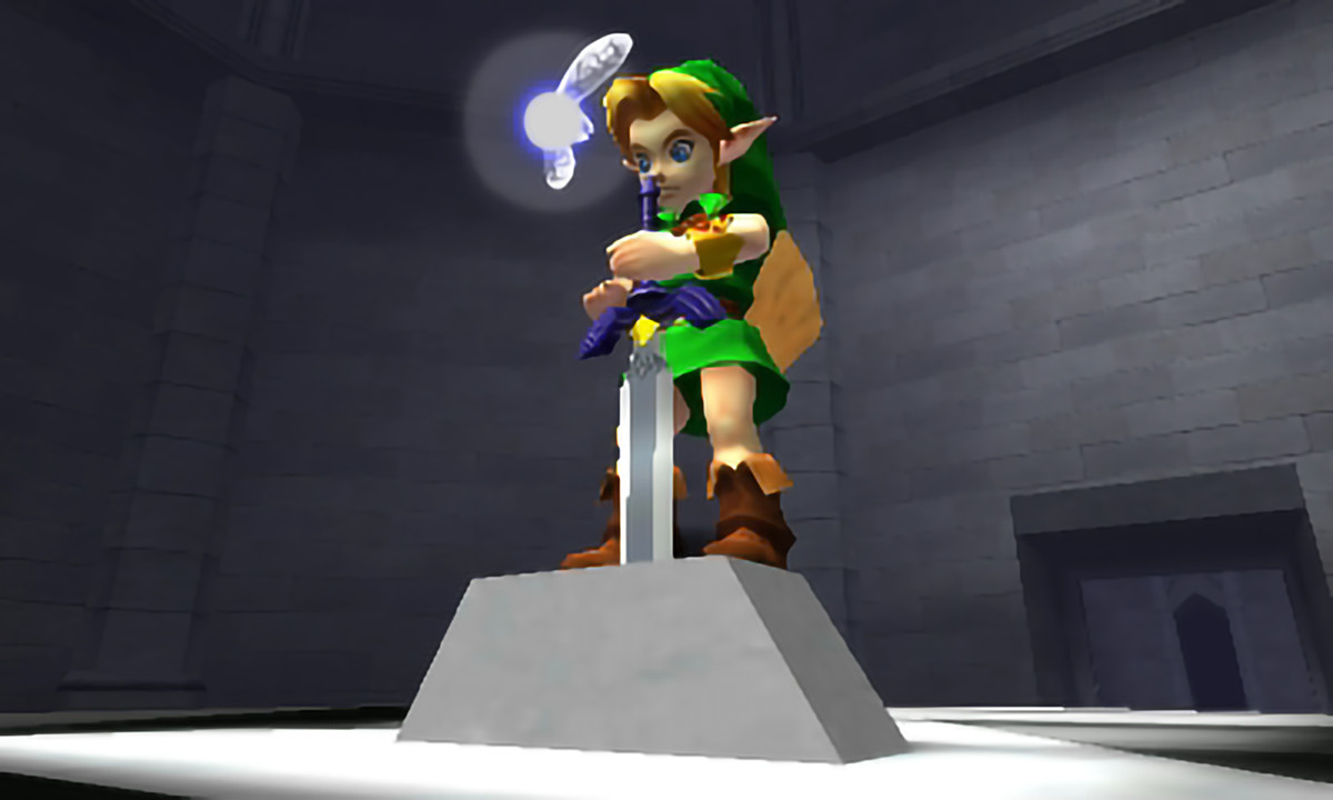 The Legend of Zelda: Ocarina of Time Schermata 3D di Link che tira il Master Spada da una pietra.  Navi sta utilmente girando intorno.