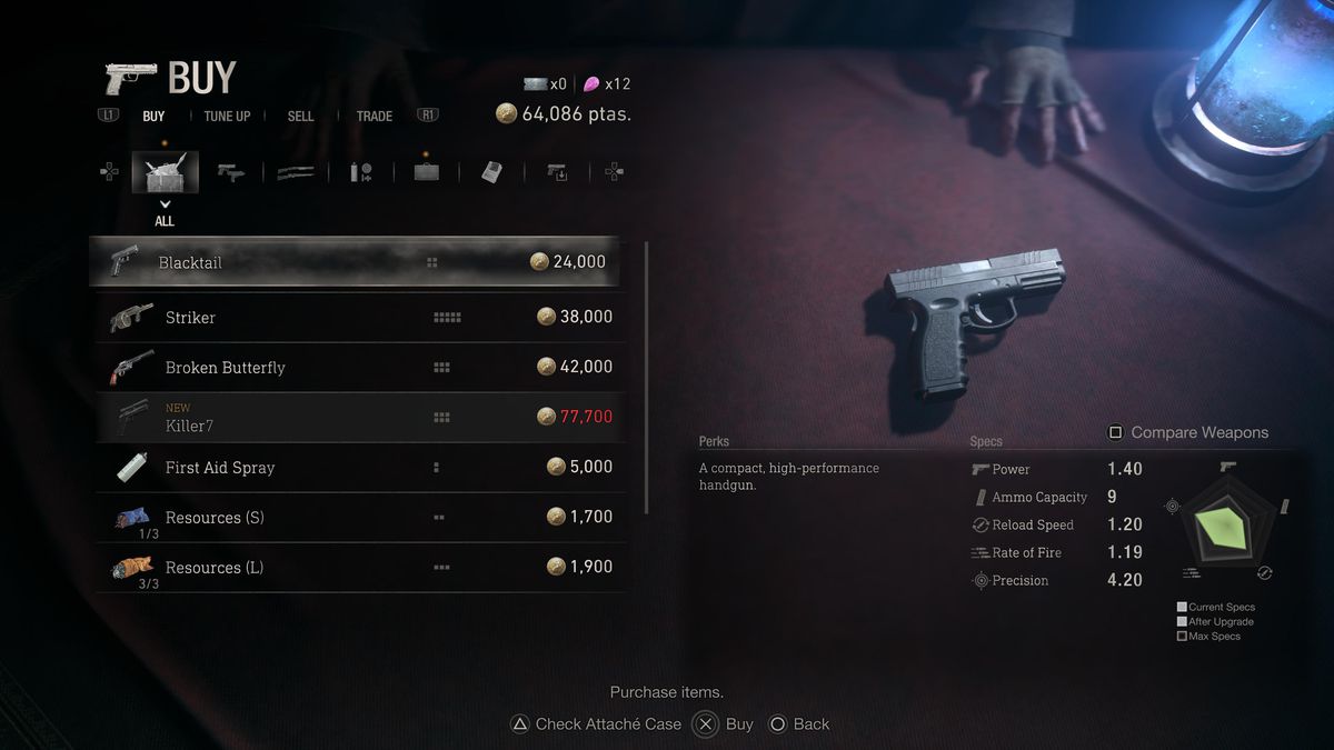 Una schermata dei prezzi in Peseta delle armi nel negozio del Mercante nel remake di Resident Evil 4