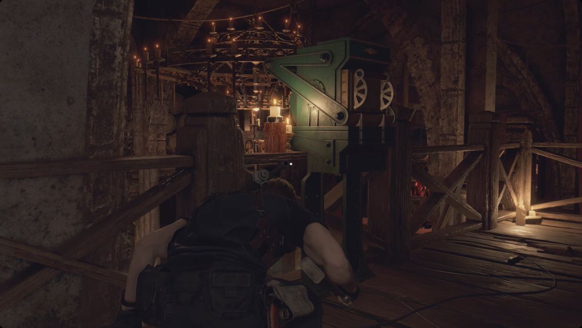 Il remake di Resident Evil 4 Leon si avvicina di soppiatto all'interruttore e fa cadere il lampadario a punta extra