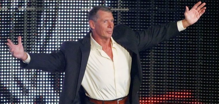 Vince McMahon controlla la storia del wrestling per controllare tutto il wrestling