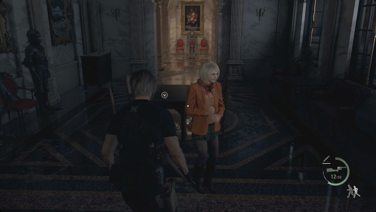 Resident Evil 4 remake Leon e Ashley entrano nell'armeria