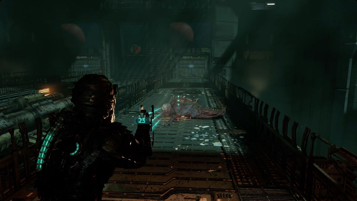 Dead Space Isaac mira a un nuovo Phantom Necromorph Leaper nell'Hangar.