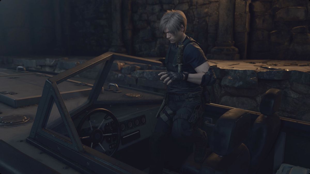 Resident Evil 4 remake Leon sale su una barca al molo