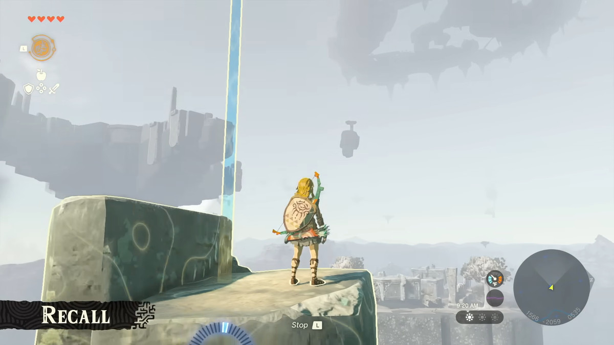 Link cavalca una roccia nel cielo in The Legend of Zelda: Tears of the Kingdom.  Richiama per riavvolgere il tempo.