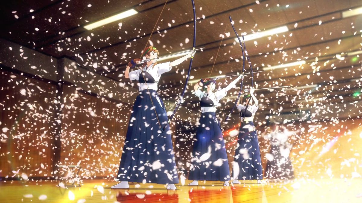 Un gruppo di ragazze anime in uniformi da tiro con l'arco Kyudo che preparano i loro archi mentre petali di fiori di ciliegio aleggiano intorno a loro.