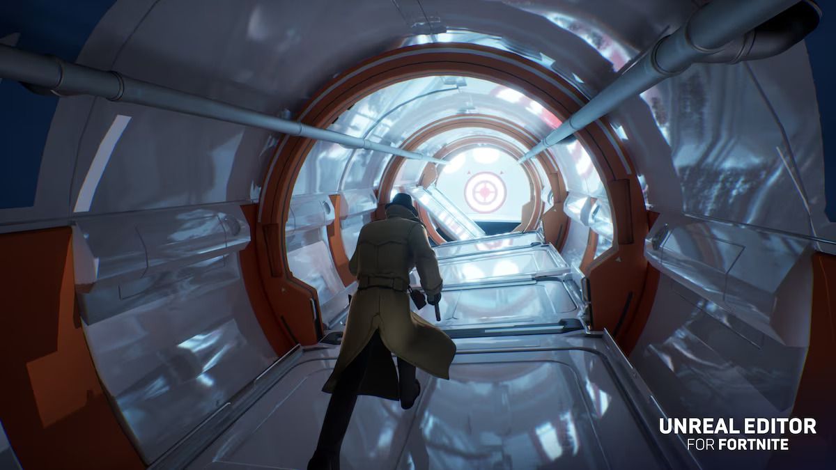 Una persona in trench corre lungo un corridoio bianco lucido in un'immagine per un nuovo gioco creato all'interno di Fortnite utilizzando l'Unreal Editor di Epic per Fortnite 
