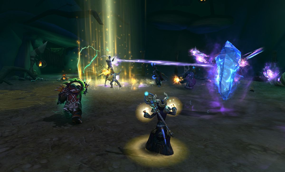 Uno screenshot di World of Warcraft: Legion mostra i personaggi che si attaccano a vicenda