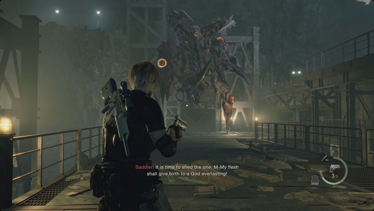 Resident Evil 4 remake Leon si impenna per prepararsi a un attacco in carica