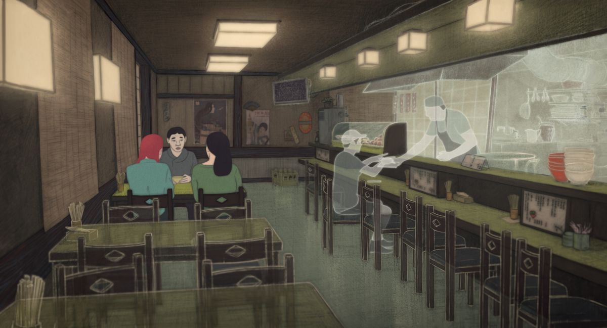 Un uomo e due donne solo io siedo in una tavola calda nell'adattamento di Haruki Murakami Blind Willow, Sleeping Woman.