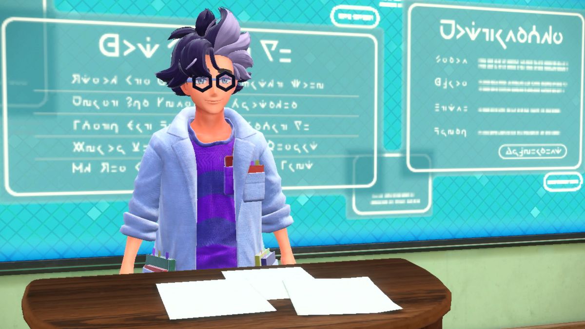 Il professor Jacq di Pokemon Scarlet e Violet in piedi di fronte a un'aula.