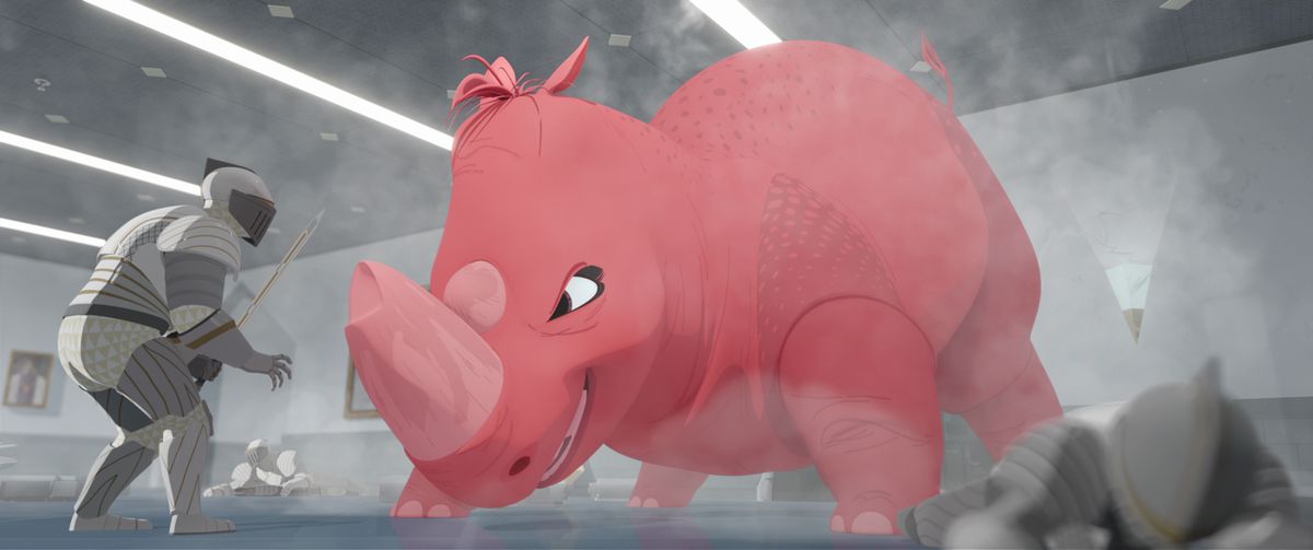 Un rinoceronte rosa sorridente con un corno primario rotto (in realtà la ragazza mutaforma Nimona in una delle sue forme da combattimento) affronta un cavaliere in armatura in Nimona di Netflix