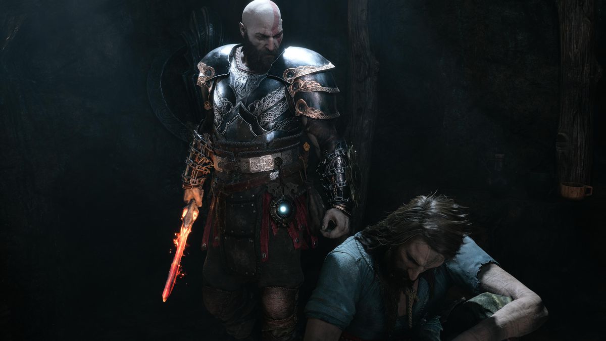 Kratos sta sopra Tyr inginocchiato a terra in God of War Ragnarok.