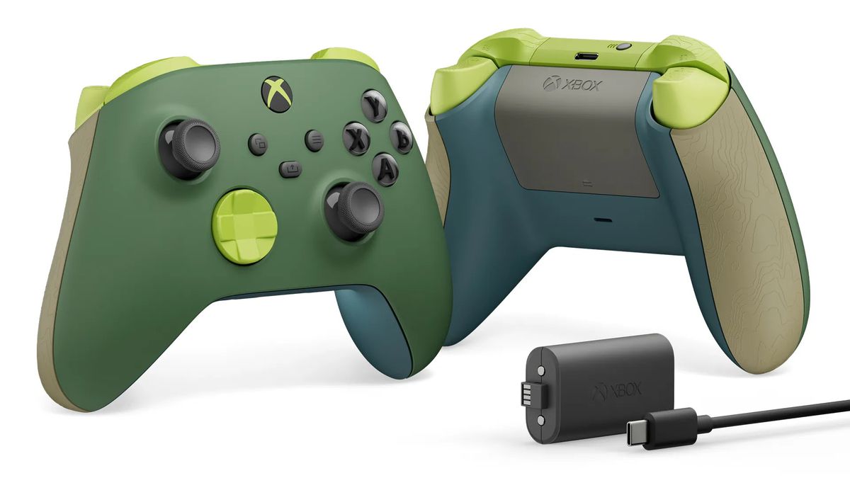 Immagine del prodotto per il controller Xbox Remix Special Edition verde foresta e verde neon, che mostra la parte anteriore e posteriore, oltre alla batteria ricaricabile e al cavo inclusi.