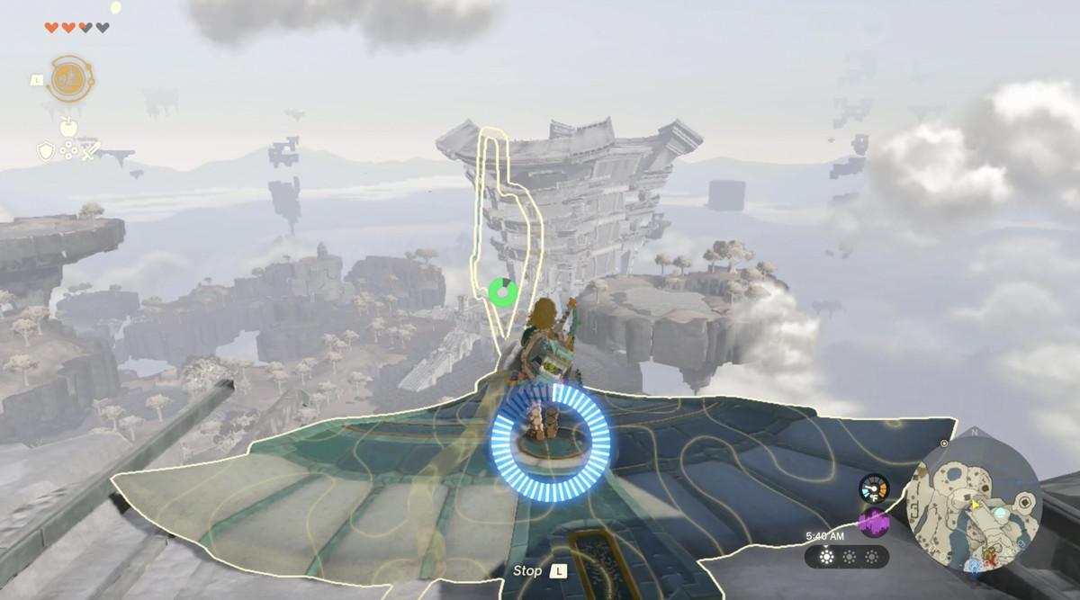 Link usa Recall su un'ala sulla Great Sky Island per planare fino al Tempio del Tempo in Zelda Tears of the Kingdom.
