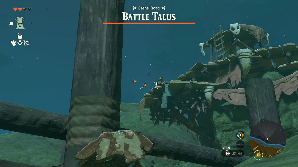Link combatte Bokoblin sul Battle Talus vicino a un ponte in Zelda Tears of the Kingdom.