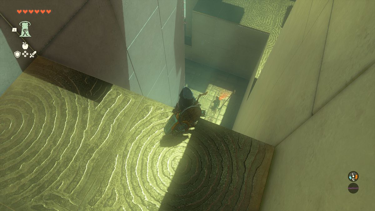 Link si trova su una sporgenza sopra i nemici nel Santuario di Orochium in Zelda Tears of the Kingdom.