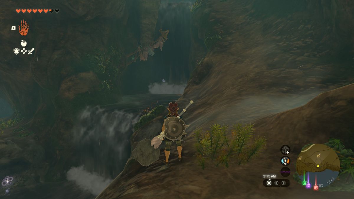 Link si trova accanto a due cascate in Zelda: Tears of the Kingdom