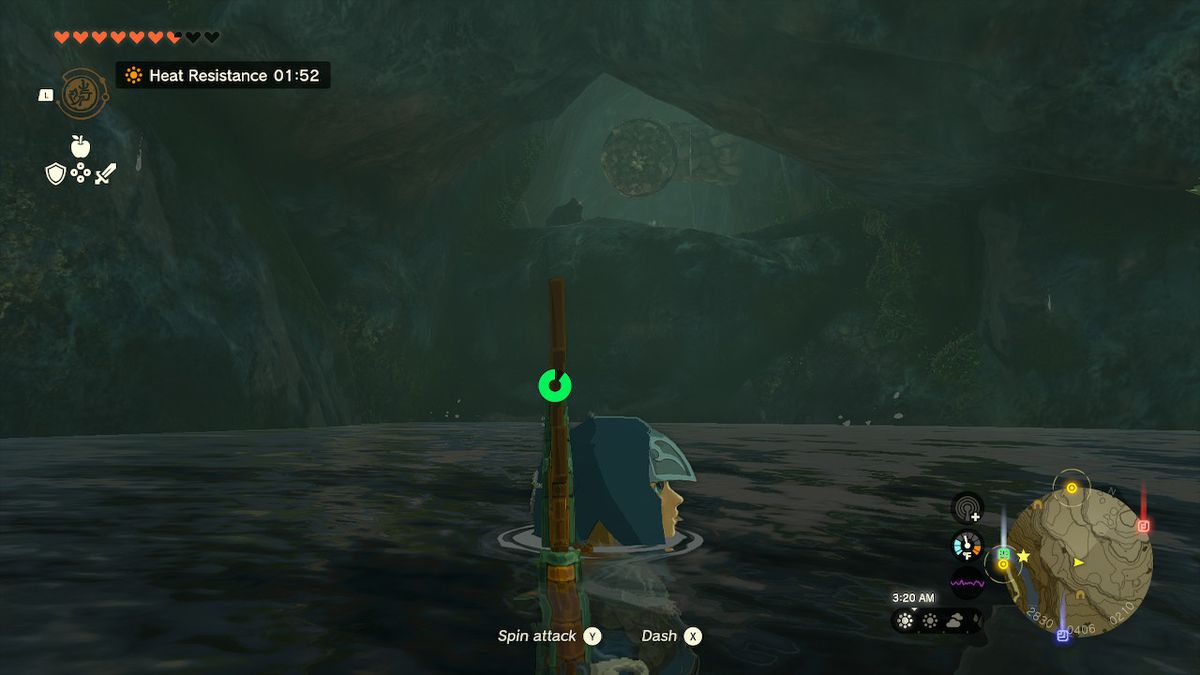 Link galleggia in una pozza d'acqua mentre un Like Like si affaccia da un varco nella caverna in Zelda: Tears of the Kingdom