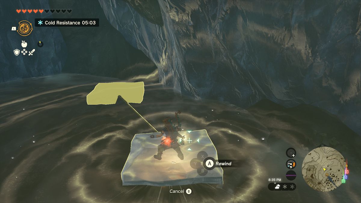 Link usa Recall su una struttura di ghiaccio galleggiante per evitare il congelamento dell'acqua in Zelda: Tears of the Kingdom
