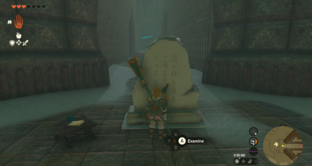 Link guardando una pietra per entrare nel labirinto di North Lomei in Zelda: Tears of the Kingdom