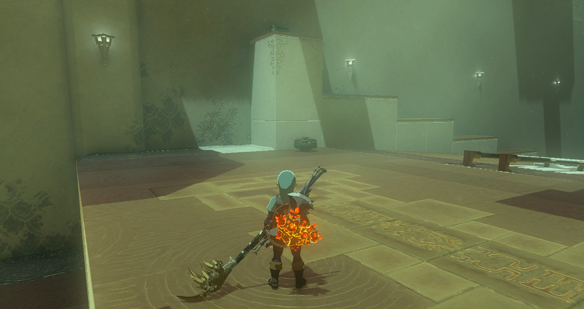 Link guarda uno scrigno del tesoro in Zelda: Tears of the Kingdom