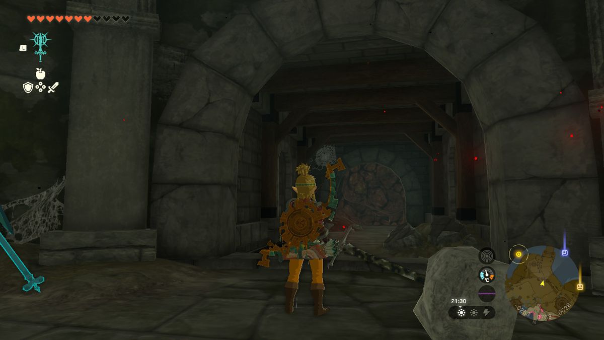 Link si trova fuori da un tunnel a Hyrule alla ricerca dell'armatura del soldato in Zelda Tears of the Kingdom.
