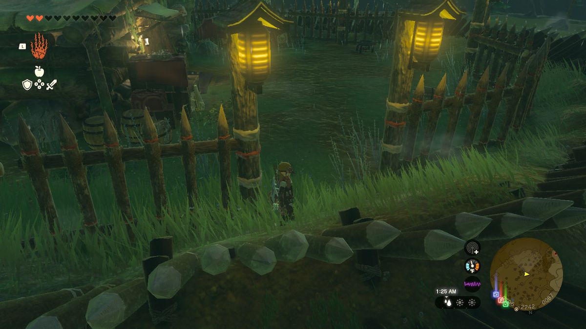 Link si trova accanto agli ingressi del nascondiglio di Yiga in Zelda: Tears of the Kingdom