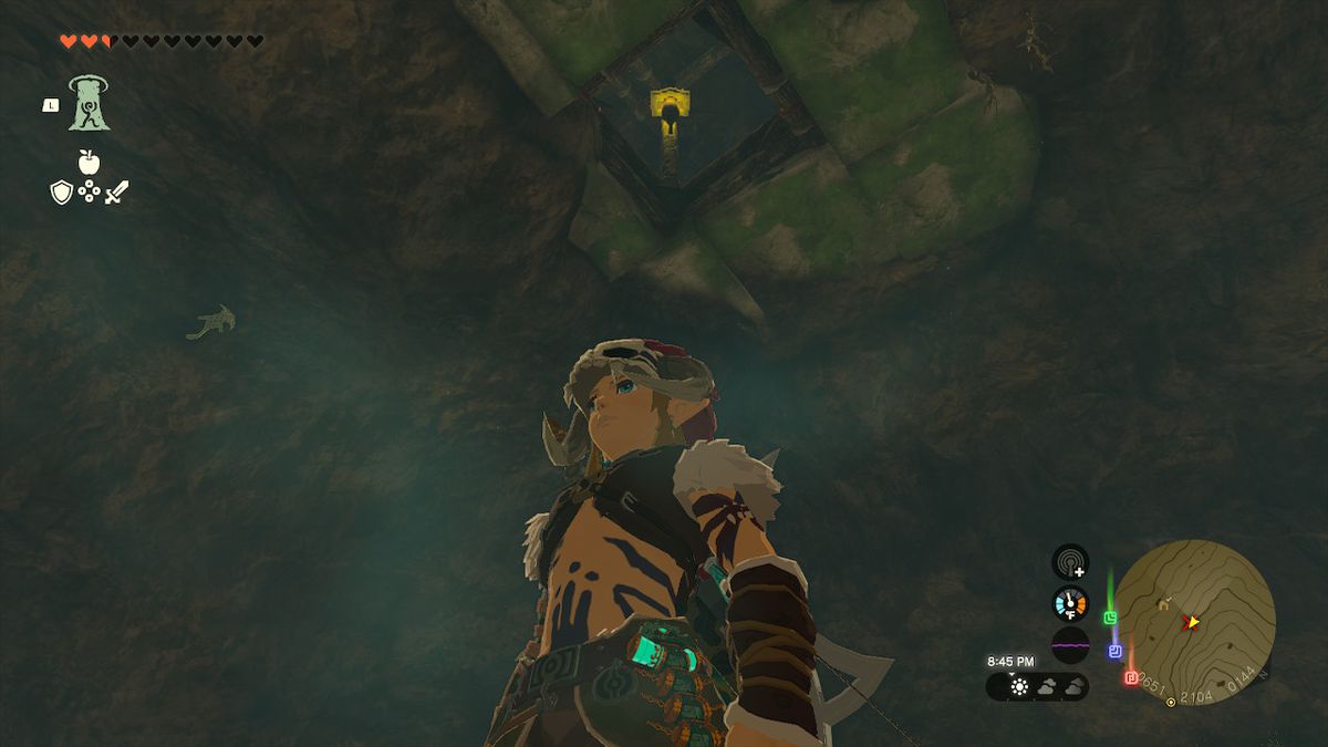 Link si trova proprio sotto il buco nel soffitto che conduce alla sartoria in Zelda: Tears of the Kingdom