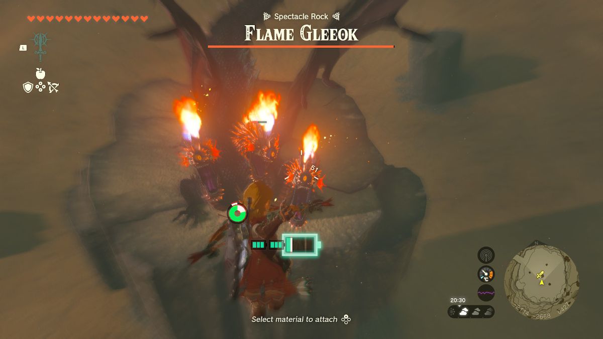 Link prepara una freccia contro un Gleeok di fiamme in Zelda Tears of the Kingdom.
