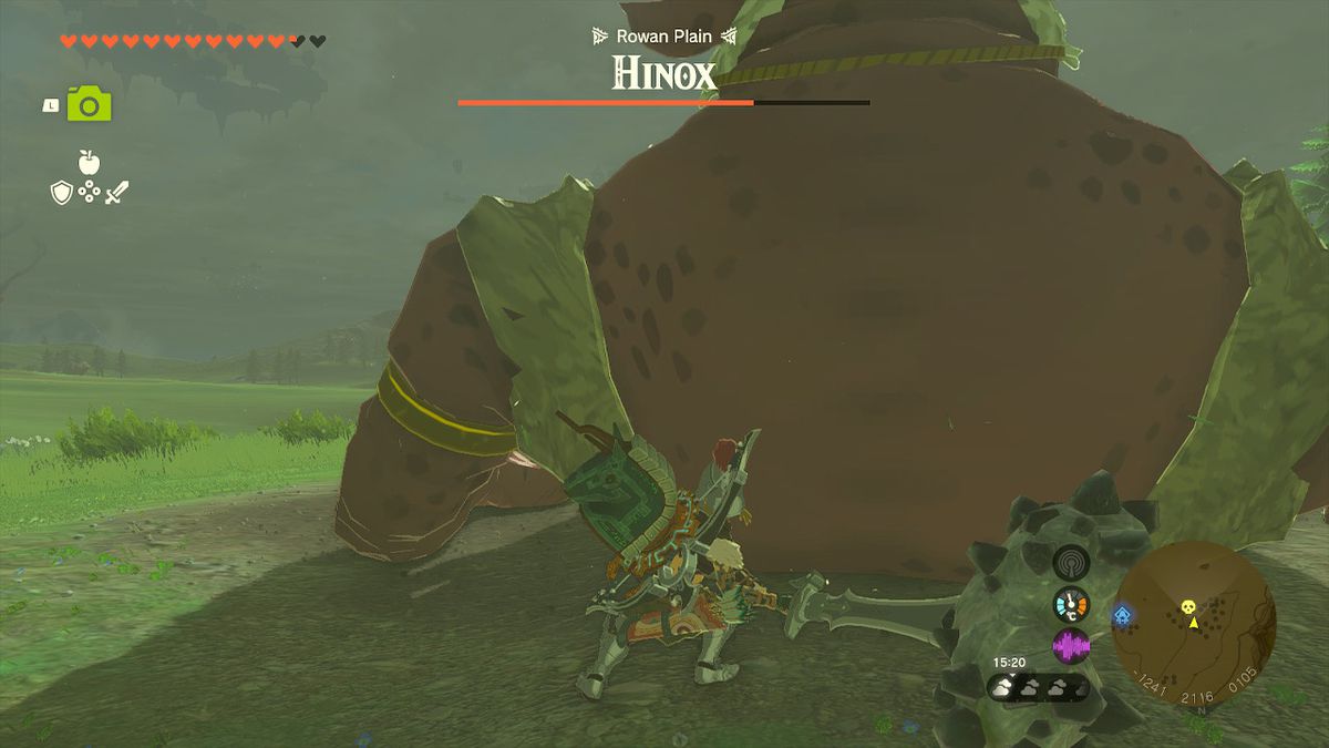 Link attacca un Hinox e porta via un terzo della sua salute in Zelda Tears of the Kingdom.