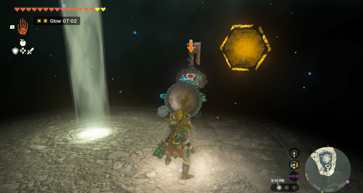 Link combatte un Costrutto in una grotta in Zelda: Tears of the Kingdom