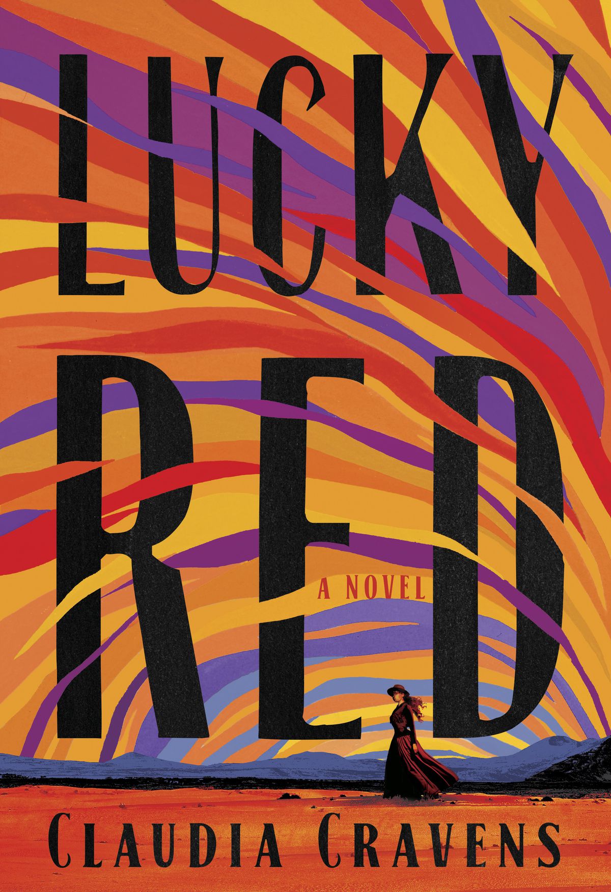 Immagine di copertina per Lucky Red di Claudia Cravens, che mostra una donna in piedi nel deserto con un cielo colorato dipinto con linee viola, rosse, gialle e arancioni.