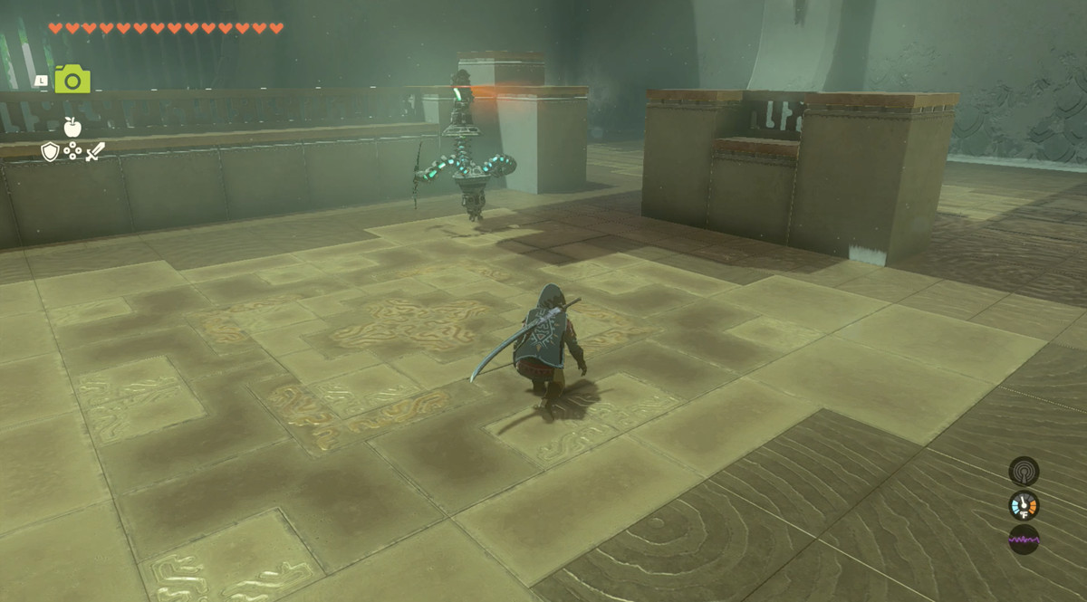 Link si insinua dietro un costrutto Zonai in The Legend of Zelda: Tears of the Kingdom.
