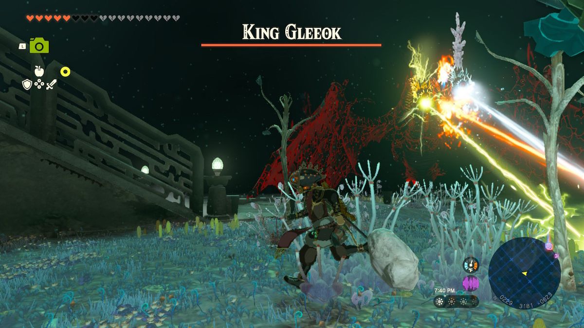 Link fugge da un King Gleeok in Zelda Tears of the Kingdom.