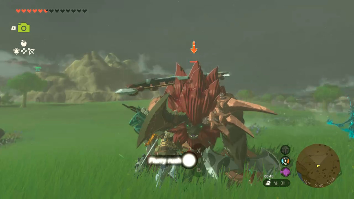 Link usa un Flurry Rush su Lynel in un campo in Zelda Tears of the Kingdom.