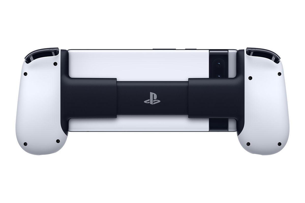 Il retro del controller del telefono cellulare Backbone One PlayStation Edition.  Una volta che il controller è separato, rivela un logo PlayStation.