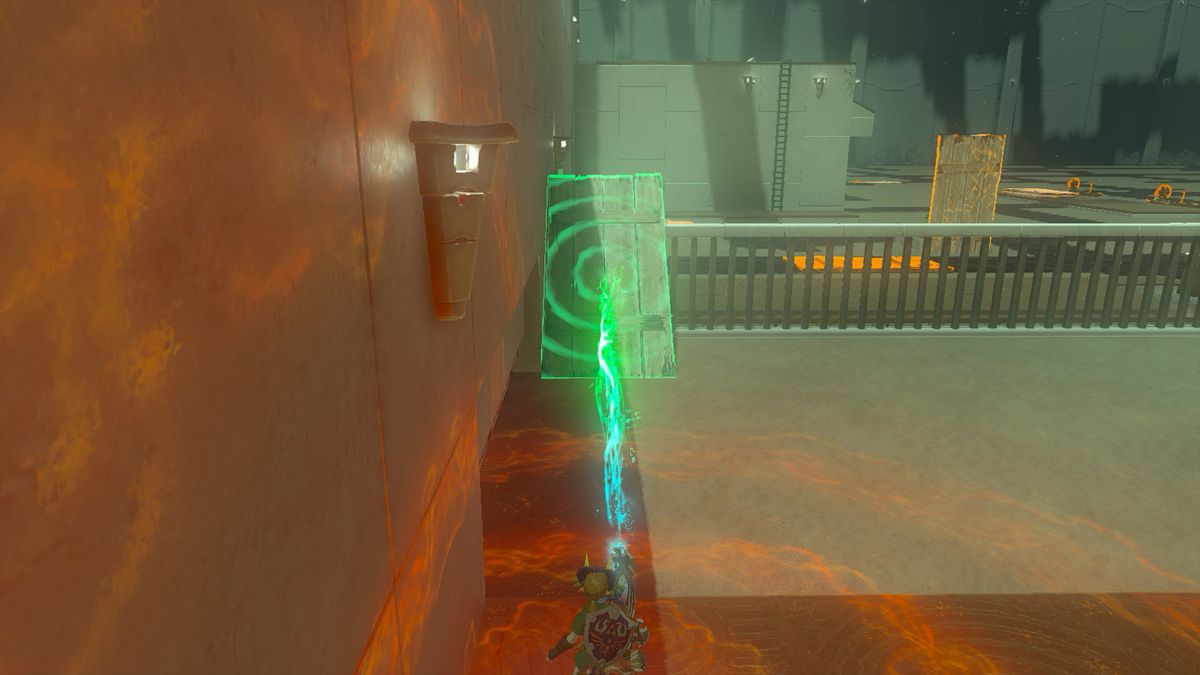 Collegamento che crea una rampa usando una tavola di legno nel Santuario di Kudanisar in Legend of Zelda: Tears of the Kingdom.
