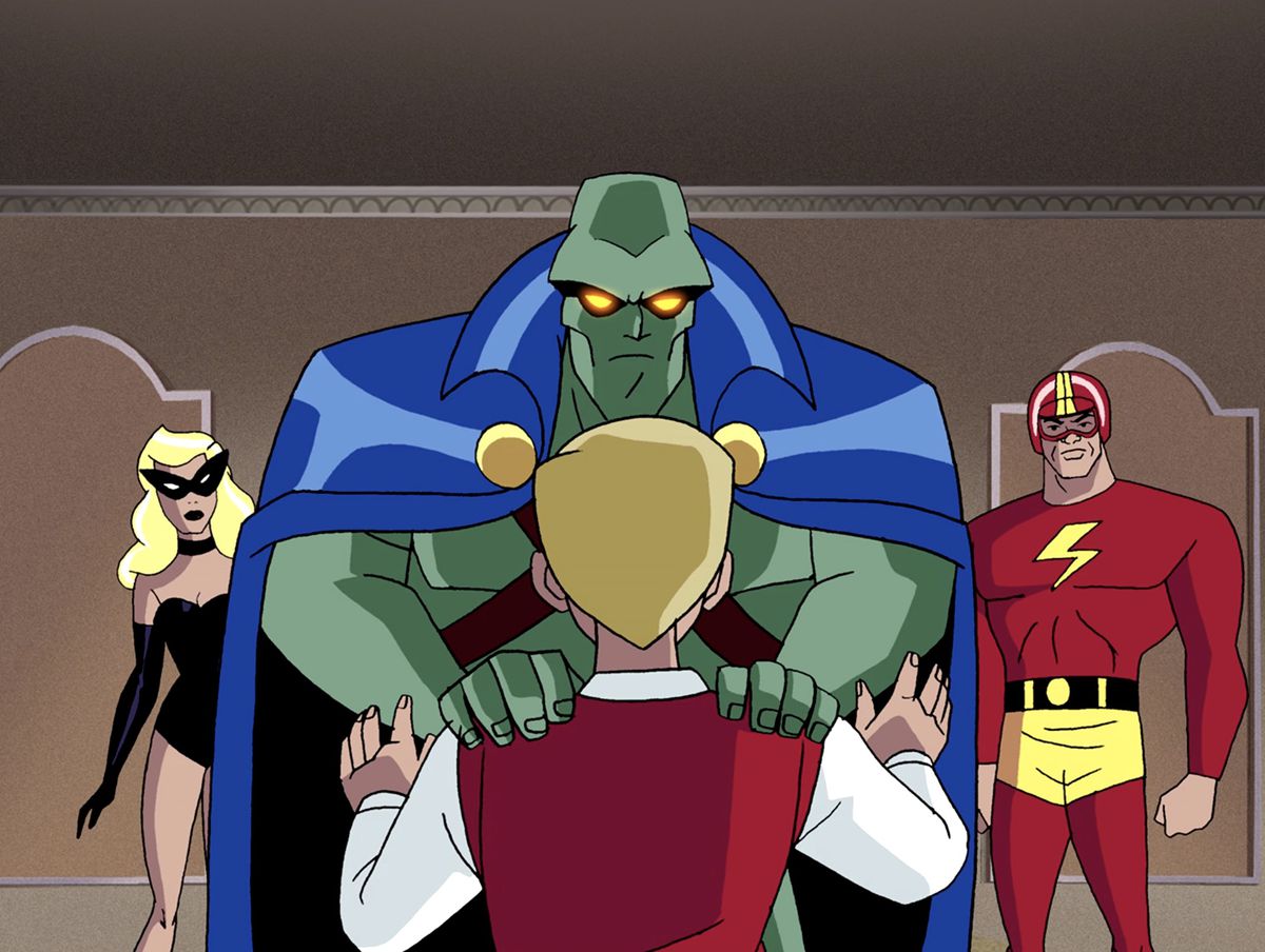Martian Manhunter usa i suoi poteri telecinetici per rivelare Ray in Justice League