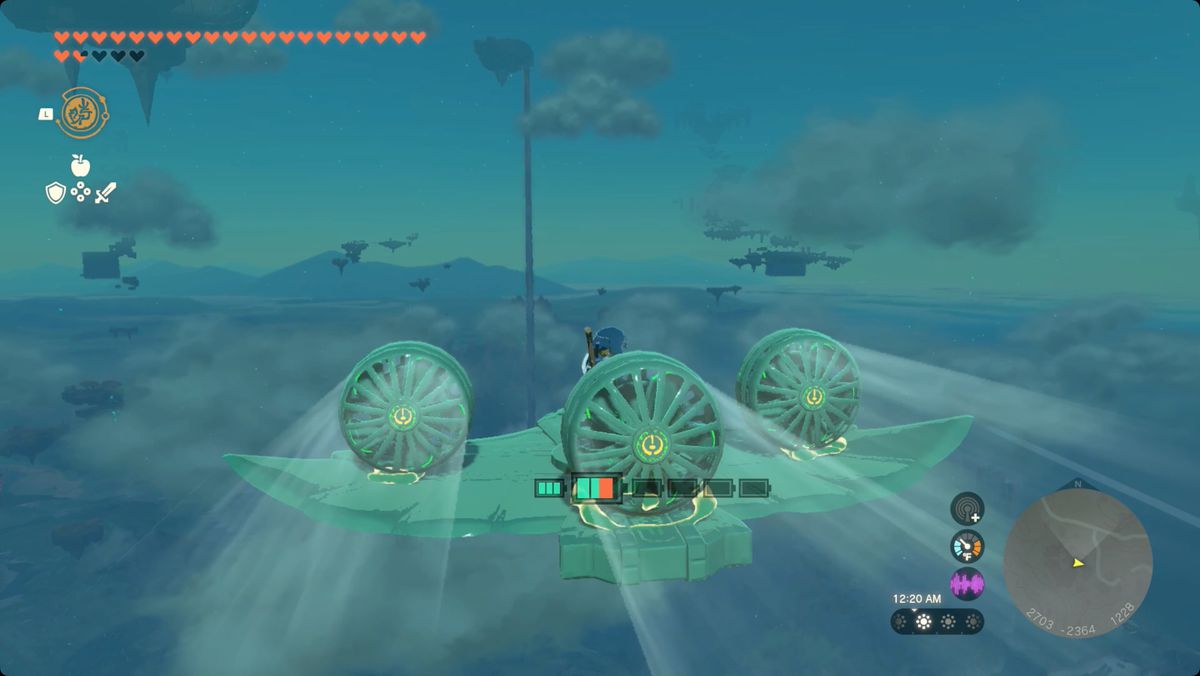 The Legend of Zelda: Tears of the Kingdom Link che vola su un Fanplane Zonai per raggiungere il Santuario di Yansamin