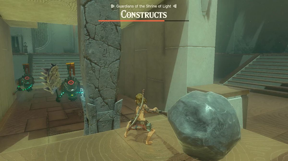 Link spacca un pilastro di roccia con un martello di pietra nella missione 