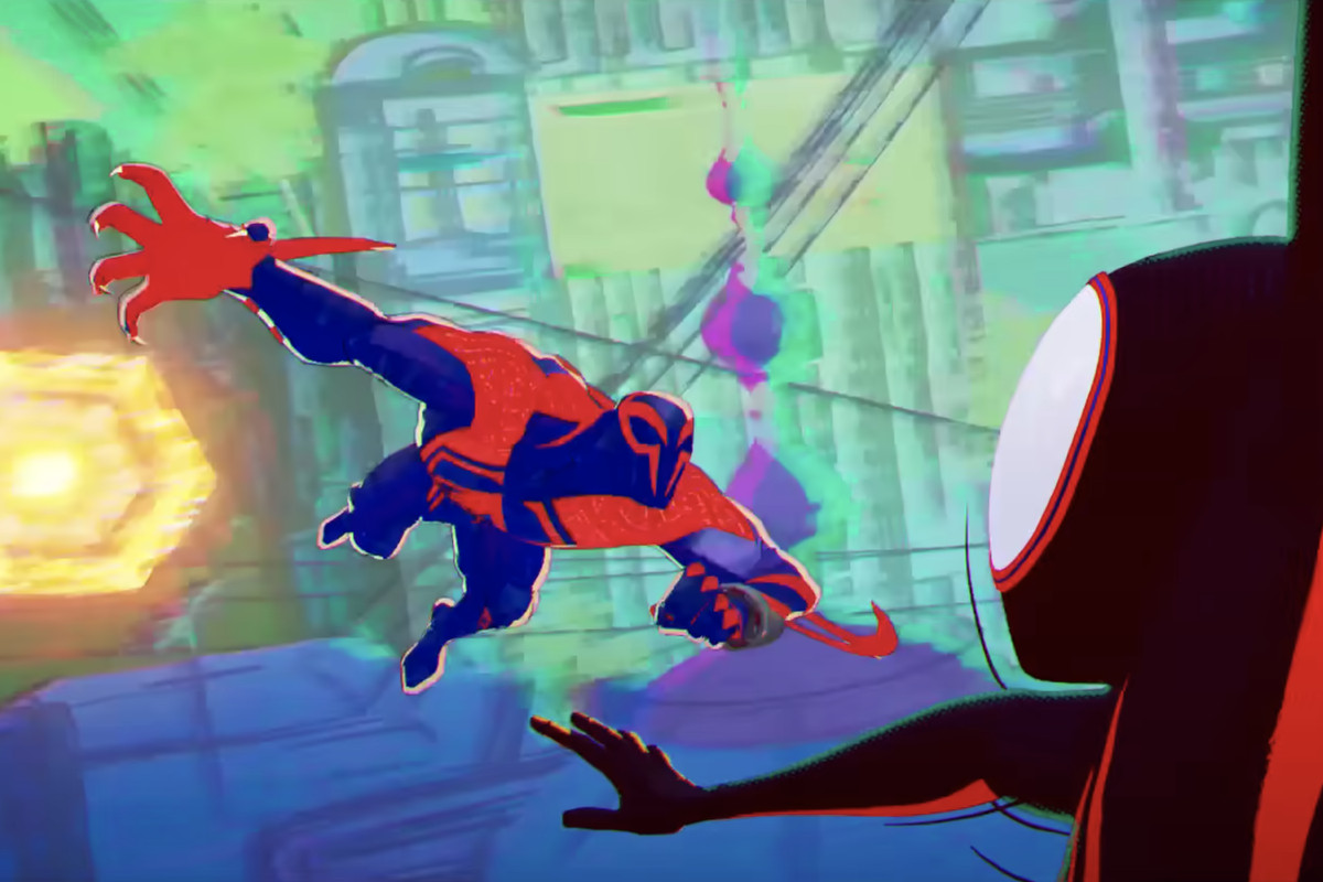 Miguel O'Hara/Spider-Man 2099 esce da un portale e salta su Miles Morales/Spider-Man in un trailer di Across the Spider-Verse.