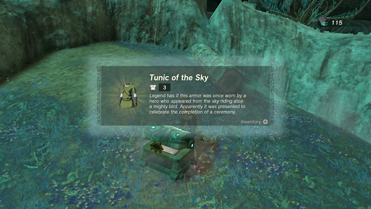 Link apre una cassa contenente la tunica dell'armatura celeste nelle Profondità in Zelda Tears of the Kingdom.