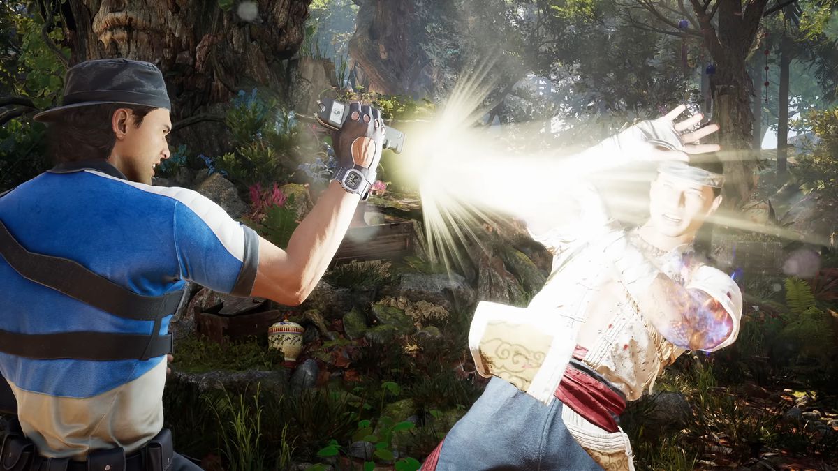 Kurtis Stryker acceca Liu Kang con una potente torcia in uno screenshot di Mortal Kombat 1
