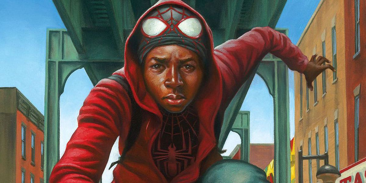 Un dettaglio di una variant cover di Spider-Men II #1, con una versione accigliata di Miles Morales sotto i binari del treno di New York City, che indossa il suo costume da Spider-Man con la maschera tirata su per rivelare il suo volto e una felpa rossa sopra il costume