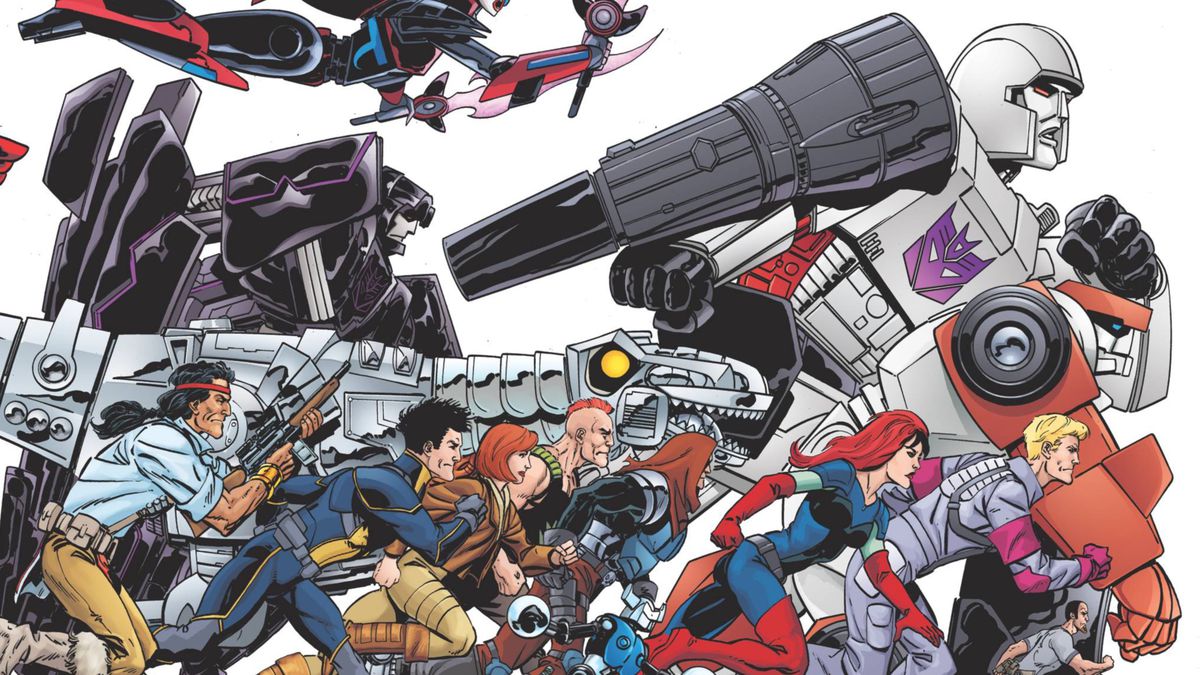 Dettaglio di una copertina alternativa per il fumetto crossover Transformers/GI Joe Revolution di IDW, con Megatron che carica in avanti, circondato da altri personaggi delle serie GI Joe e Transformers